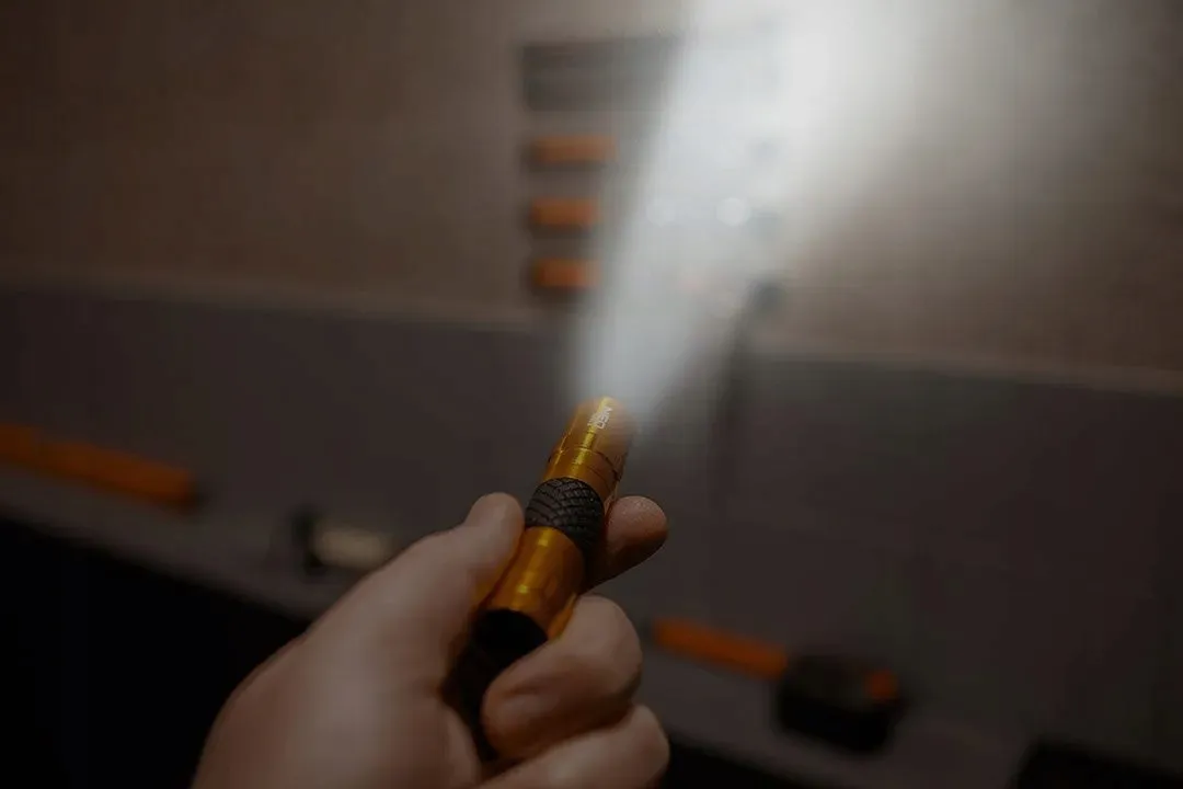 mini-latarka-20lm-1xaa-63-182-2-neo-tools-lampka