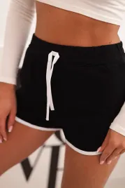 szorty-damskie-bawelniane-z-elastycznym-pasem-i-sportowa-lamowka-czarne