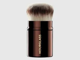 hourglass-wysuwany-pedzel-kabuki-retractable-kabuki-brush