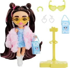 barbie-extra-minis-mala-lalka-kurtka-nadruk-krowka-brazowe-wlosy-hkp90