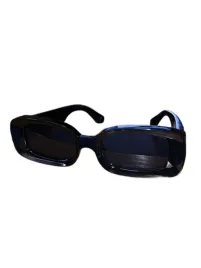 stylowe-okulary-przeciwsloneczne-z-czarnymi-oprawkami