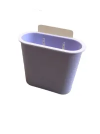 fioletowy-plastikowy-uchwyt-na-szczoteczki-i-paste-do-zebow