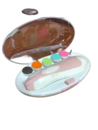 elektryczny-zestaw-do-manicure-i-pedicure-z-roznimi-koncowkami