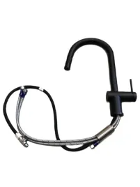 czarna-bateria-kuchenna-z-elastycznym-wezem-nowoczesny-design