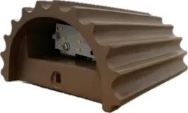 nowoczesny-kinkiet-zewnetrzny-led-w-ksztalcie-dachowki-brazowy