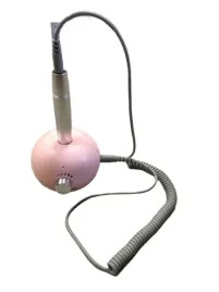 profesjonalna-frezarka-do-paznokci-w-stylowym-rozowym-kolorze