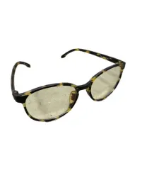 stylowe-okulary-antyrefleksyjne-filtrujace-niebieskie-swiatlo