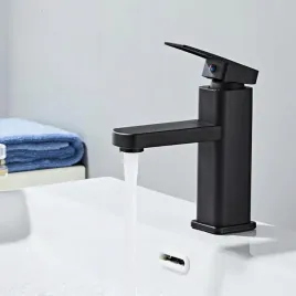 kwadratowy-kran-lazienkowy-czarny-ze-stali-nierdzewnej