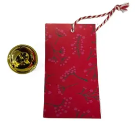 papierowa-winietka-do-prezentu-z-dzwoneczkiem-latwe-mocowanie-do-prezentu