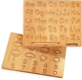drewniana-tablica-do-nauki-pisania-i-odrysowywania-alfabetu-montessori