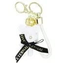 brelok-do-kluczy-z-dzwoneczkiem-mis-sweet-biel