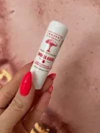 szminka-smocza-krew-editt