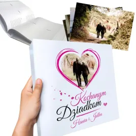 bialy-album-na-zdjecia-prezent-na-dzien-babci-dziadka-nadruk-na-okladce