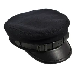 welniana-czapka-maciejowka-czarna-brygada-ze-skorzanym-daszkiem-i-paskiem