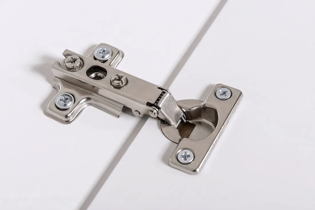 witryna-wiszaca-bialy-polysk-switch-120-cm-led