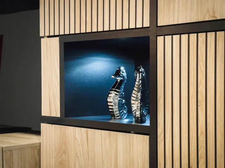 witryna-niska-cross-hickory-jackson-led-glebokosc-mebla-40-cm