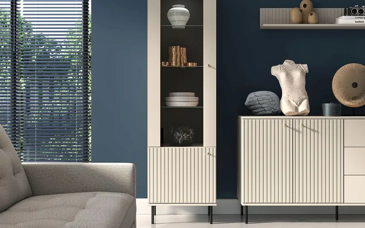 nowoczesna-witryna-ryflowane-fronty-bez-stan-nowy-kolekcja-sophie