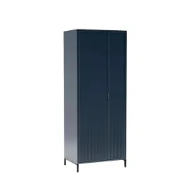 nowoczesna-szafa-dwudrzwiowa-ryflowane-fronty-indigo-granat-metalowe-nogi