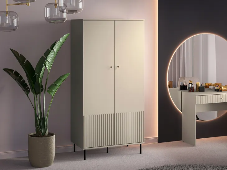 nowoczesna-szafa-ryflowane-fronty-bez-stan-opakowania-oryginalne