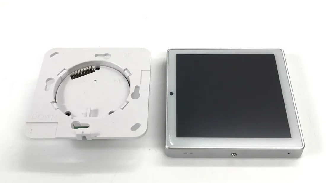 shelly-wall-display-panel-sterowania-wlan-and-bluetooth