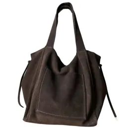 czekoladowa-zamszowa-torebka-shopper-worek-xl-zamsz-naturalny-vera-pelle-a4
