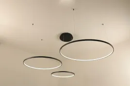 hodo-lampa-wiszaca-led-z-pilotem-40-60-80cm-116w-czarna