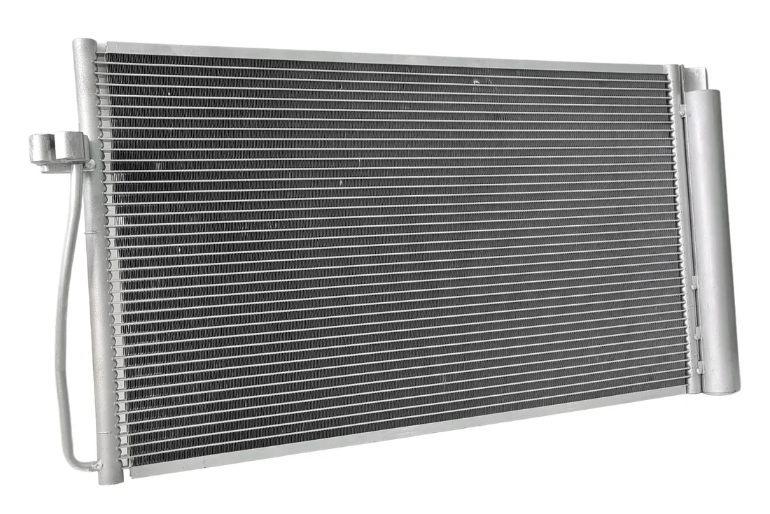 chlodnica-klimatyzacji-bmw-e60-e61-e64-e65-e66-3-0-diesel-stan-nowy