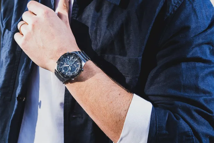 zegarek-casio-edifice-ecb-950db-1aef-bluetooth-typ-nareczny