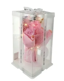 bukiet-zapachowych-kwiatow-mydlanych-w-pudelku-na-prezent-swiecace-led