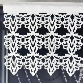 firanka-panelowa-z-filcu-90x100cm-z-koralikami-ozdobna-biala