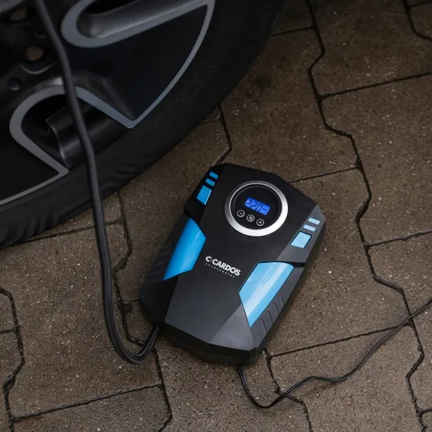 kompresor-samochodowy-12v-cardos-sprezarka-pompka-przenosna-do-kol-latarka-wydajnosc-efektywna-35-l-min