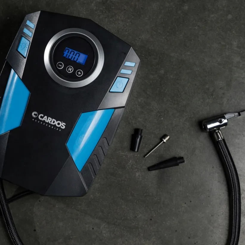 kompresor-samochodowy-12v-cardos-sprezarka-pompka-przenosna-do-kol-latarka