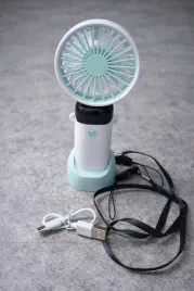 przenosny-wiatrak-mini-wentylator-biurkowy-cichy-reczny-usb-c-led-5-trybow