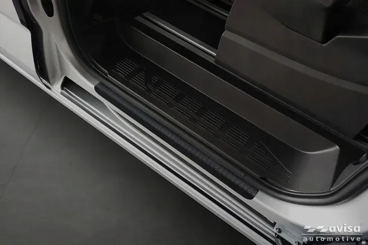 nakladki-progowe-volkswagen-multivan-t7-stan-nowy-producent-avisa