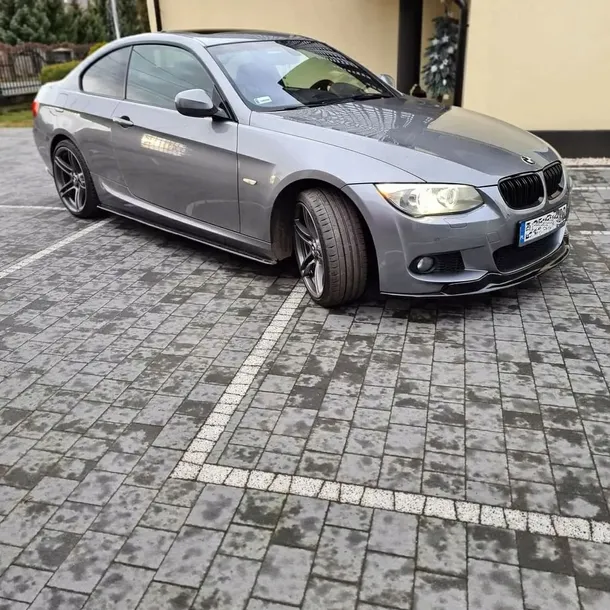 dokladki-progow-e90-e91-e92-e93-splitter-boczne-progi-mpakiet-czarny-polysk-jakosc-czesci-zgodnie-z-gvo-p-zamiennik-o-jakosci-porownywalnej-do-oryginalu