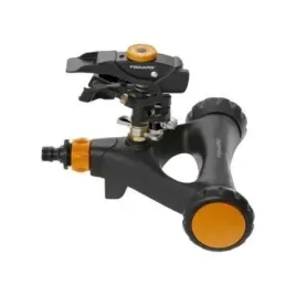 fiskars-zraszacz-pulsacyjny-metalowy-na-kolkach