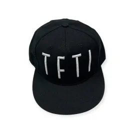 czapka-z-daszkiem-snapback
