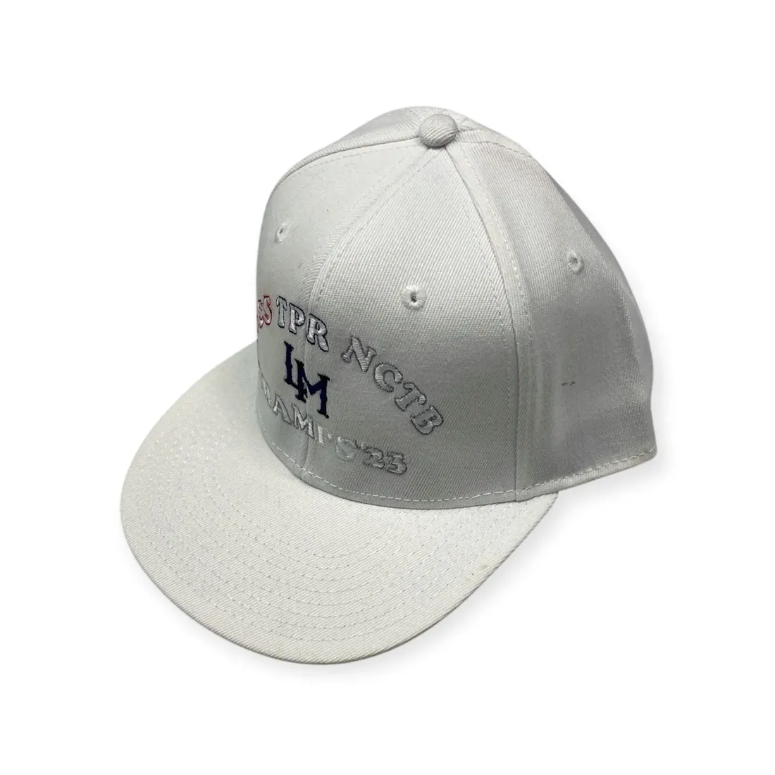 czapka-z-daszkiem-snapback