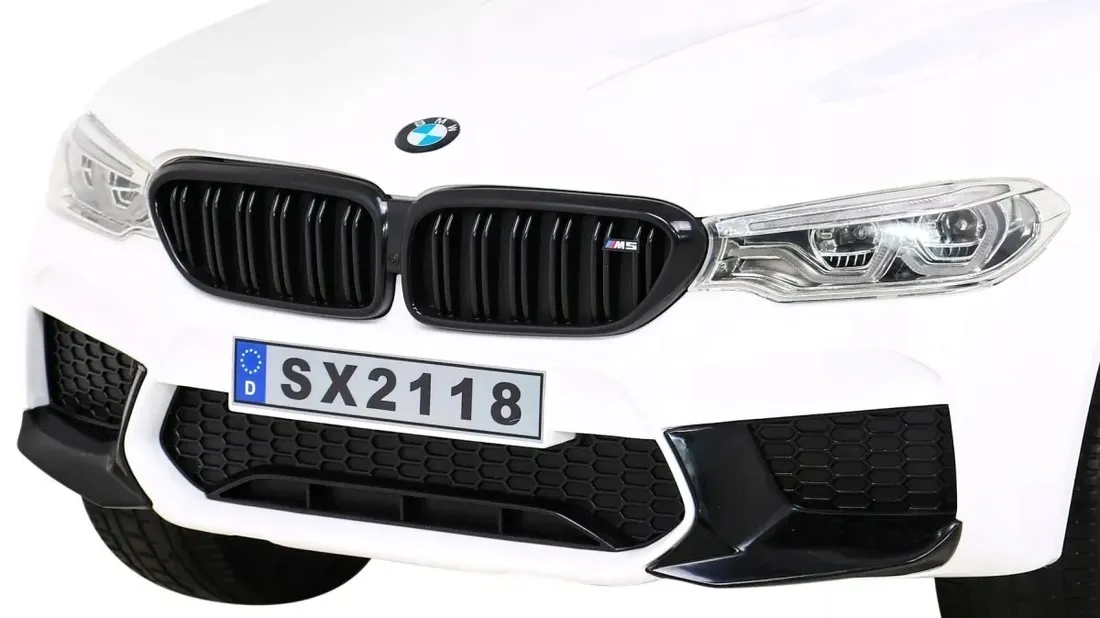 pojazd-bmw-m5-drift-bialy