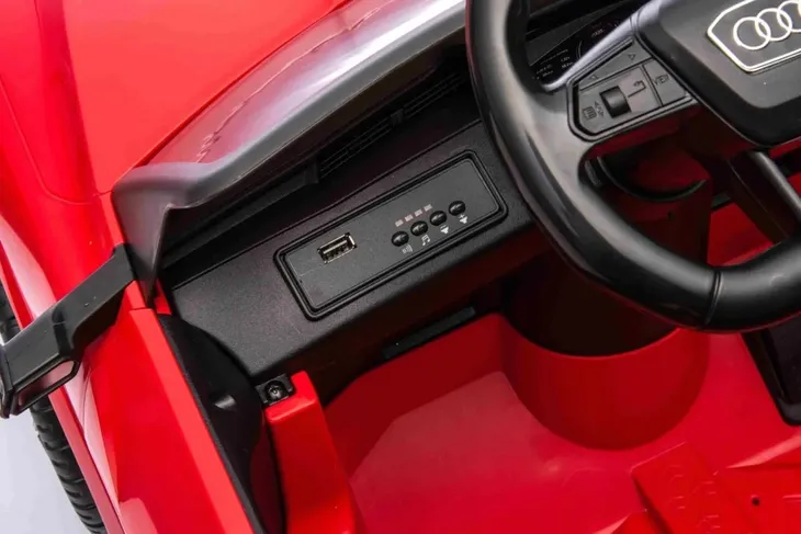 pojazd-audi-sq8-czerwony-maksymalne-obciazenie-30-kg