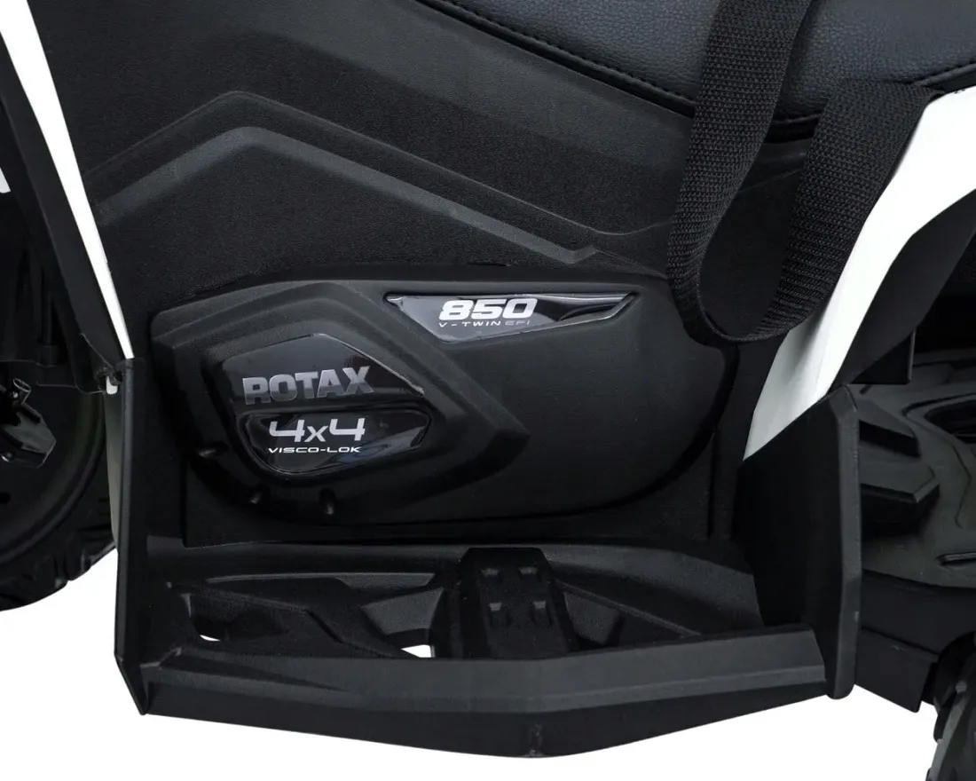 quad-maverick-atv-bialy