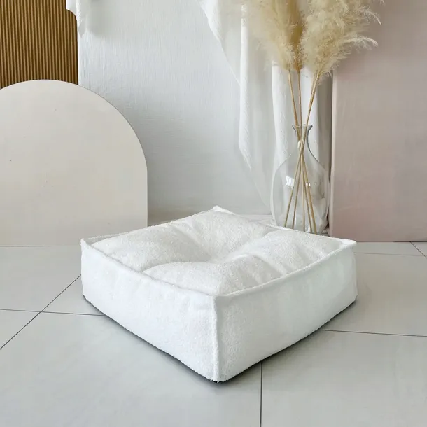 pufa-mala-dla-dziecka-boucle-biala-waga-z-opakowaniem-2-kg