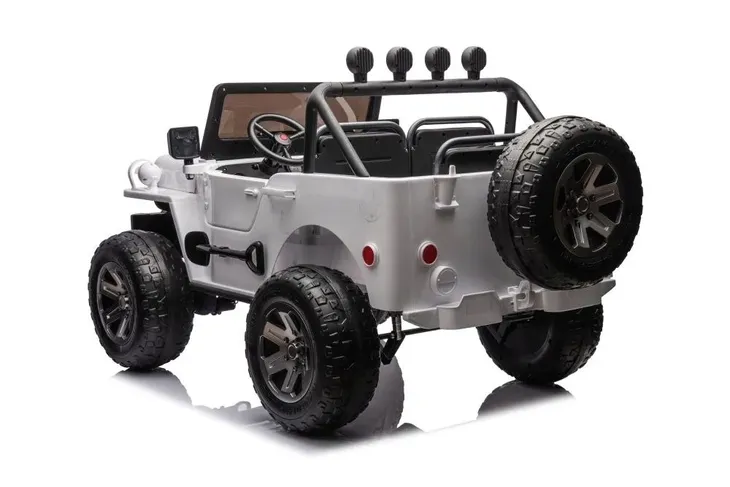 auto-na-akumulator-jh-102-biale-4x4-marka-lean-toys