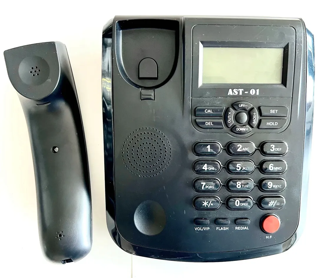 telefon-stacjonarny-przewodowy-ast-01