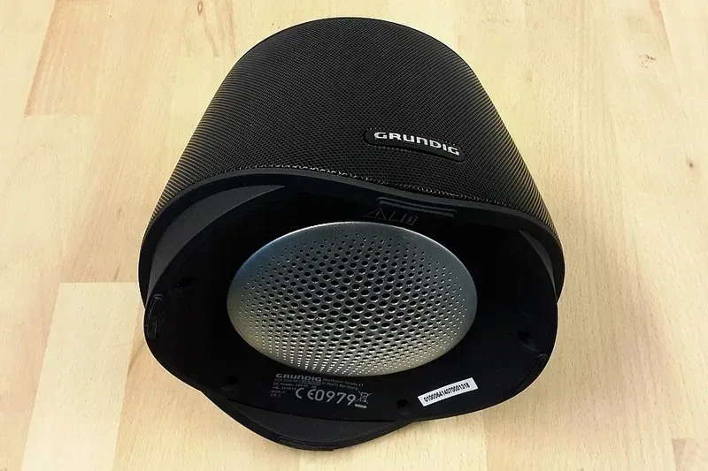 grundig-glosnik-bluetooth-gsb2000-nfc