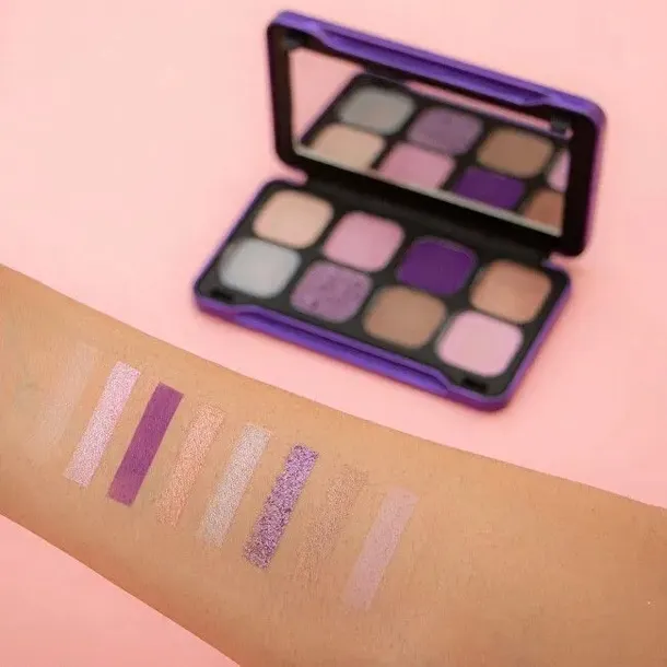 revolution-forever-dynamic-mesmerized-paleta-cieni-marka-makeup-revolution