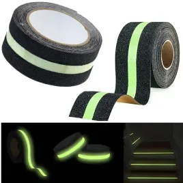 tasma-antyposlizgowa-samoprzylepna-swiecaca-w-nocy-5-x-200-cm