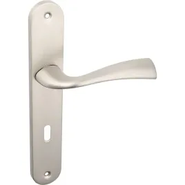 malta-klamka-na-szyldzie-dlugim-na-klucz