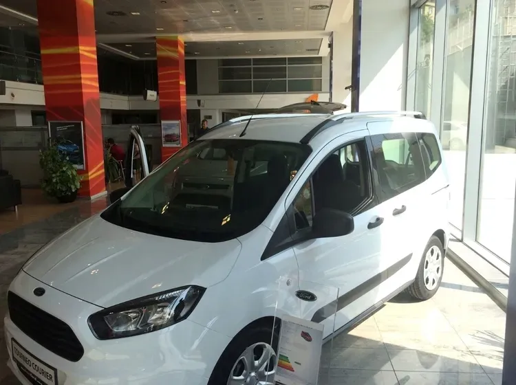 relingi-dachowe-ford-transit-courier-2014
