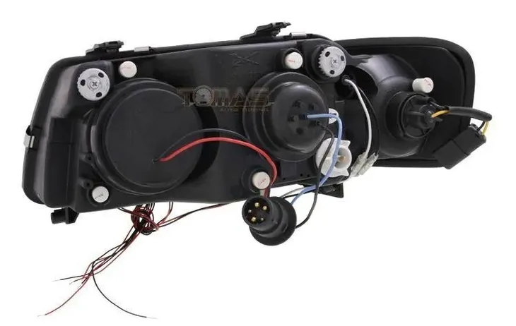 reflektory-lampy-audi-a3-8l-chrom-ringi-strona-zabudowy-lewe-prawe